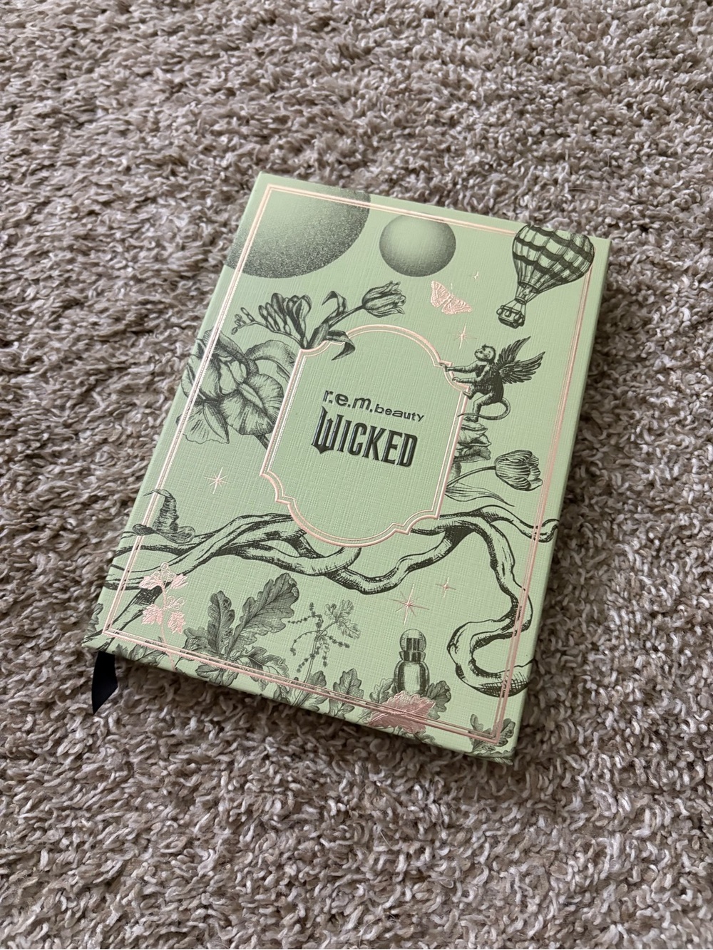 WICKED eye shadow palette- green edition